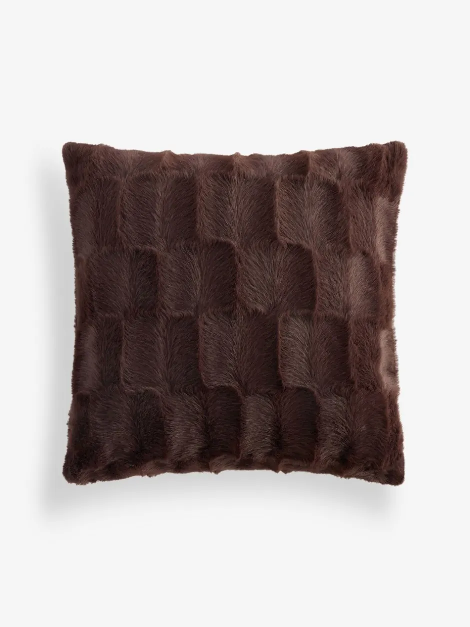 Kussentjes En Plaids|Kussentjes En Plaids*Next Kussen van imitatiebont met textuur en ruit Chocoladebruin