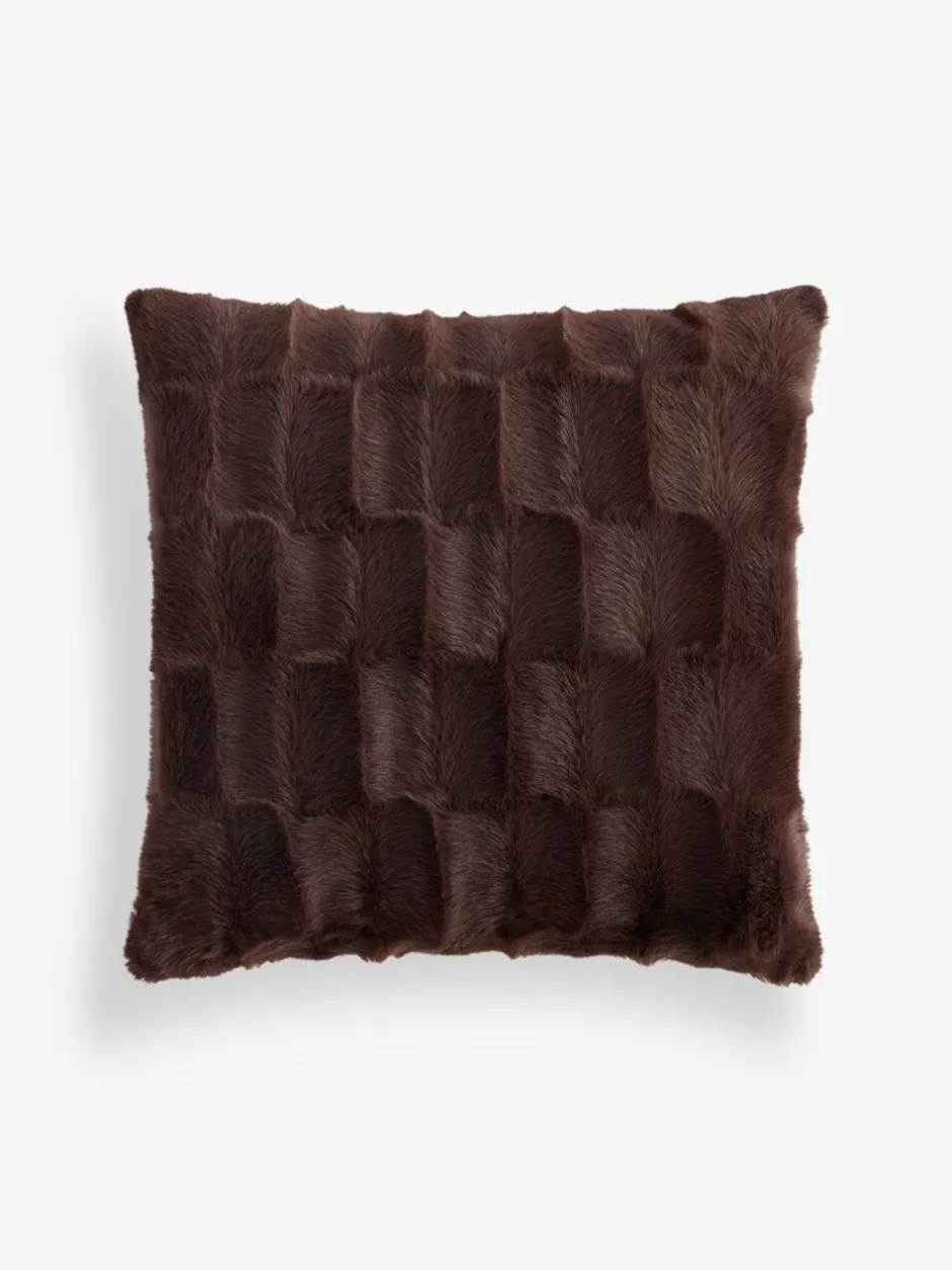 Kussentjes En Plaids|Kussentjes En Plaids*Next Kussen van imitatiebont met textuur en ruit Chocoladebruin