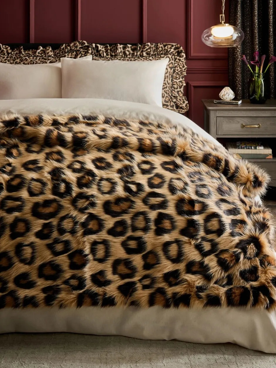 Kussentjes En Plaids|Kussentjes En Plaids*Next Lange sprei van imitatiebont met luipaardprint