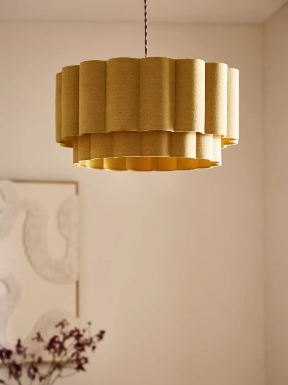 Lampenkappen|Verlichting|Next Larson - Eenvoudig te installeren plafondlamp Okergeel