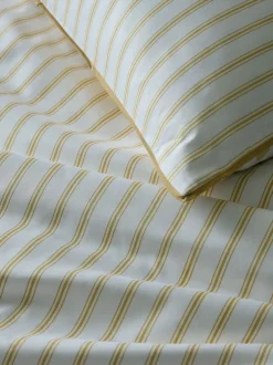 Laura Ashley*Laura Ashley 100% Cotton Sateen 200 Thread Count Walled Garden Duvet Cover and Pillowcase Set Okergeel