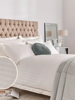 Laura Ashley|Merkbeddengoed|Laura Ashley 100% katoensatijn 400 draads Shalford dekbedovertrek- en kussensloopset Crème