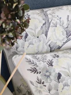 Laura Ashley|Merkbeddengoed|Laura Ashley Belvedere 100% katoensatijn 220 -draads dekbedovertrekset met kussenslopen Middernachtelijk blauw