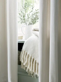 Laura Ashley*Laura Ashley Cornish Chenille Stripe Eyelet Curtains Natuurlijk