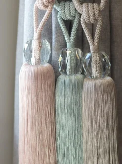 Gordijnroedes En -Accessoires|Laura Ashley Loren glazen embrasse met kwastjes Duifgrijs