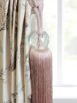 Gordijnroedes En -Accessoires|Laura Ashley Loren glazen embrasse met kwastjes Paarsrood