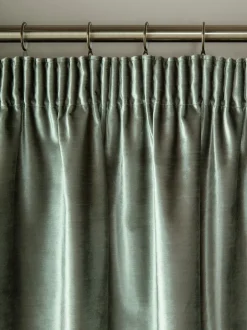 Laura Ashley|Laura Ashley Loretta Gordijnen met plooiband Saliegroen