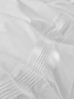 Laura Ashley|Laura Ashley Maeve Pleat 200 Thread Count Duvet Cover and Pillowcase Set