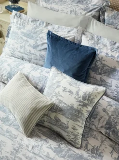 Laura Ashley*Laura Ashley Set of 2 Braysmith Toile 200 Thread Pillowcases