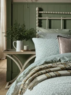 Laura Ashley*Laura Ashley Sweet Alyssum Duvet Cover and Pillowcase Set