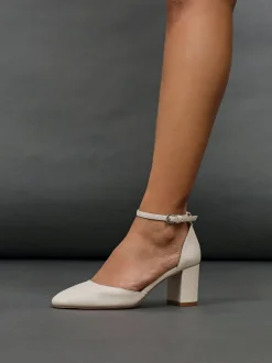 Schoenen Met Hakken*Linzi Licht beige - Leona pumps met blokhak en dichte hiel