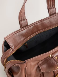 Tassen En Portemonnees|Next - Charm Buckle Hand Held Bag Lichtbruin