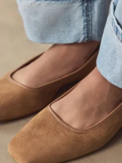 Lage Schoenen*Next Lichtbruin - Forever Comfort® - Leren ballerina's met rechte neus