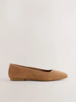 Lage Schoenen*Next Lichtbruin - Forever Comfort® - Leren ballerina's met rechte neus