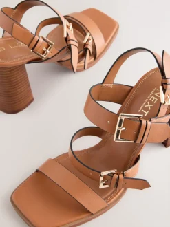Schoenen Met Hakken*Next - Sandalen met blokhak, bandjes en gesp Lichtbruin