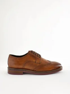 Schoenen|Formele Schoenen|Next - Standaard pasvorm - Leren brogues met contrasterende dikke zool Lichtbruin