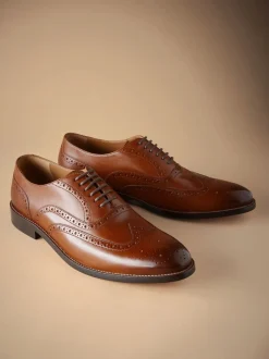 Formele Schoenen*Next - Standaard pasvorm - Signature Italiaans leren brogues met gevleugelde neus Lichtbruin