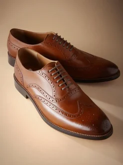 Formele Schoenen*Next - Standaard pasvorm - Signature Italiaans leren brogues met gevleugelde neus Lichtbruin