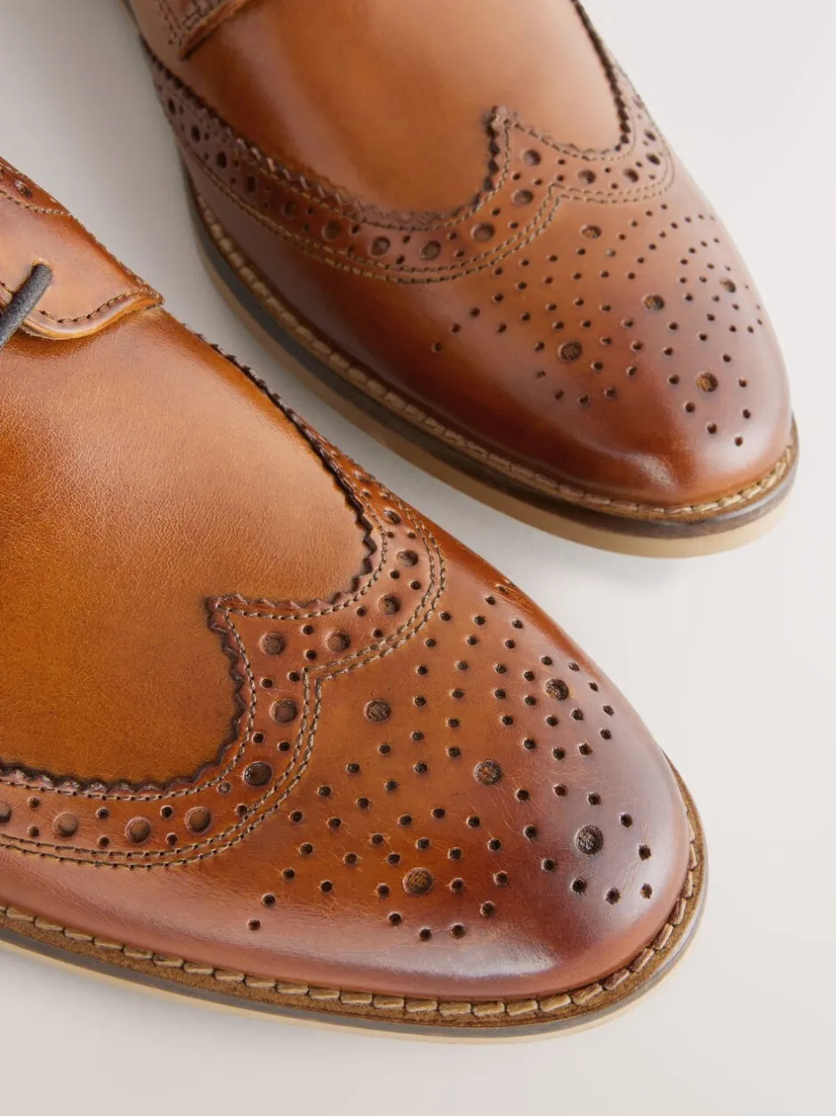 Schoenen|Formele Schoenen*Next - Standaard pasvorm - Brogues van leer met contrasterende zool Lichtbruin