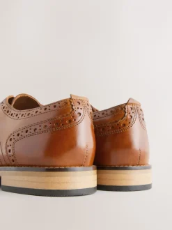 Schoenen|Formele Schoenen*Next - Standaard pasvorm - Brogues van leer met contrasterende zool Lichtbruin