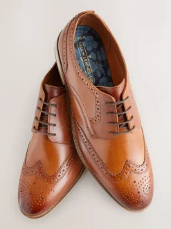 Schoenen|Formele Schoenen|Next - Wijde pasvorm - Brogues van leer met contrasterende zool Lichtbruin