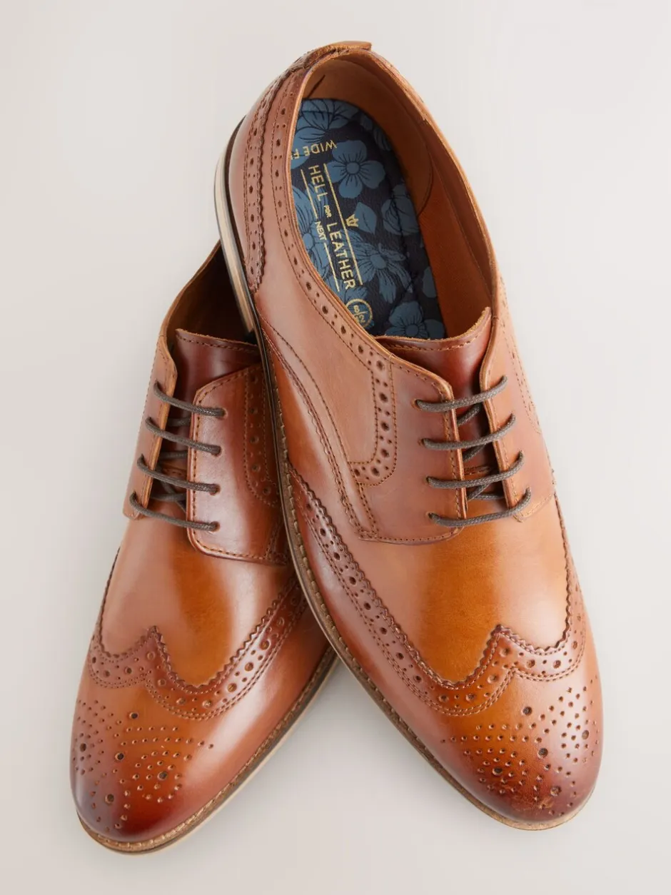 Schoenen|Formele Schoenen|Next - Wijde pasvorm - Brogues van leer met contrasterende zool Lichtbruin