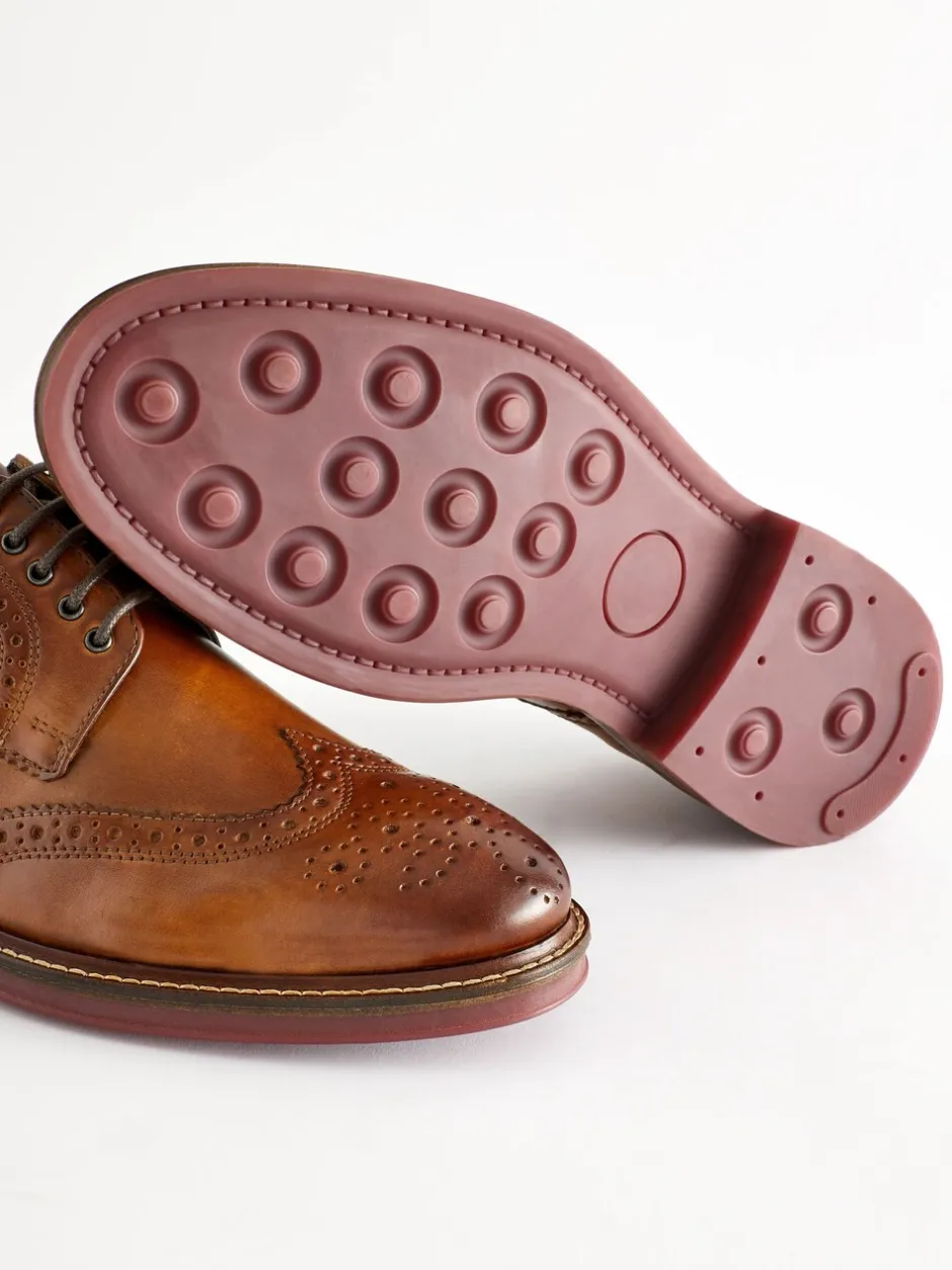 Schoenen|Formele Schoenen*Next Lichtbruin - Wijde pasvorm - Leren brogues met contrasterende dikke zool