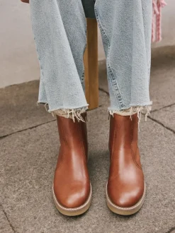 Ruimvallend En Extraruimvallend|Boots*Next - Forever Comfort® Faux Fur Lined Buckle Trim Ankle Boots Lichtbruin leer