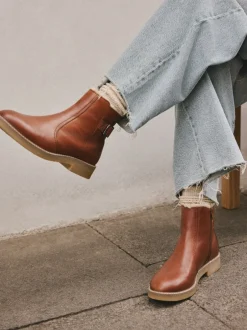 Ruimvallend En Extraruimvallend|Boots*Next - Forever Comfort® Faux Fur Lined Buckle Trim Ankle Boots Lichtbruin leer