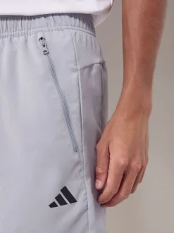 Shorts*adidas Lichtgrijs - Train Essentials geweven trainingsshorts