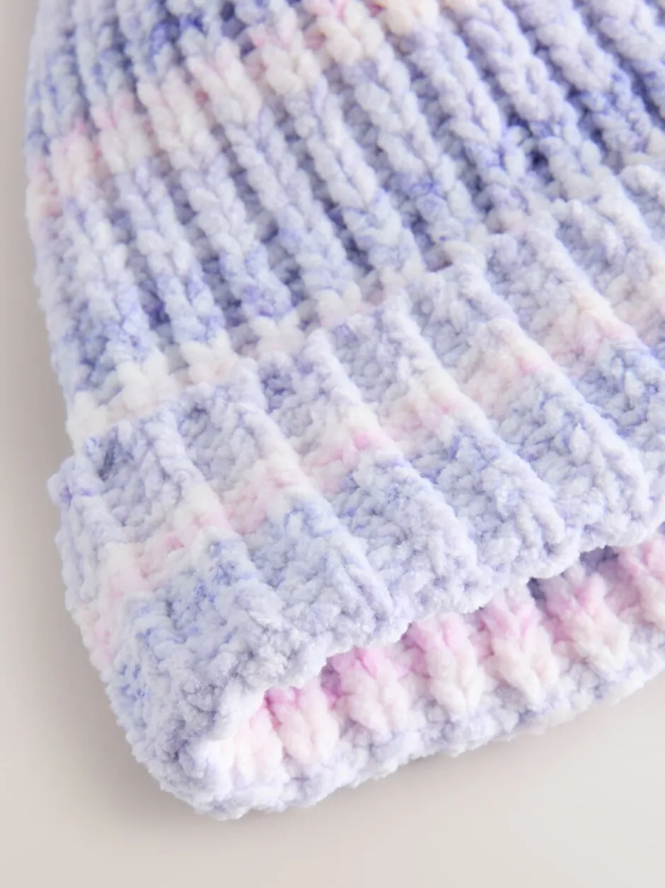 Mutsjes En Antikrabwantjes|Mutsen, Handschoenen En Sjaals|Next - Gebreide babymuts van chenille met pompon (0mnd-2jr) Lila ton-sur-ton