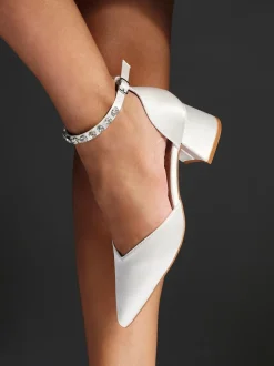 Schoenen Met Hakken*Linzi Bridal Jordanna pumps met lage blokhak en versierd enkelbandje