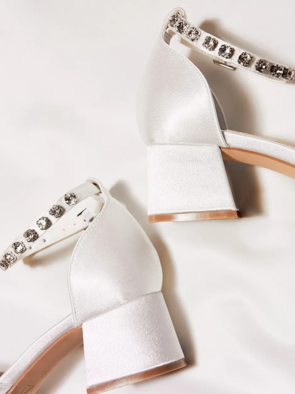 Schoenen Met Hakken*Linzi Bridal Jordanna pumps met lage blokhak en versierd enkelbandje