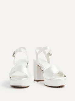 Schoenen Met Hakken|Linzi Bridal Perola sandalen met gekruiste bandjes en plateauzool
