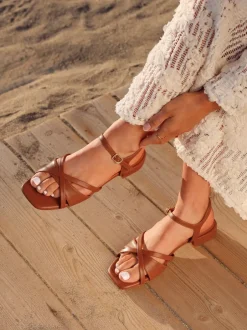 Schoenen Met Hakken*Linzi Zenna sandalen met bandjes en mini hak