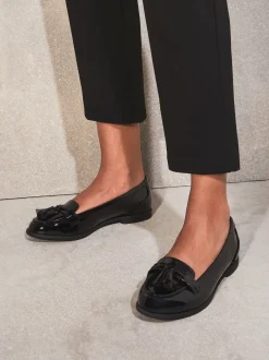Lage Schoenen*Lipsy - Lakleren platte instappers met kwastjes