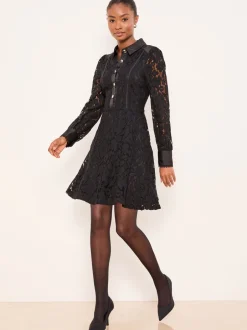 Jurken*Lipsy Mini All-Over Lace Long Sleeve Skater Dress