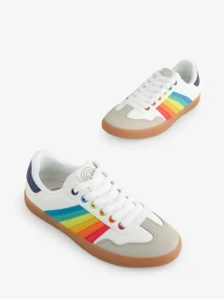 Sneakers|Little Bird by Jools Oliver Gum Sole sneakers met regenboogstrepen