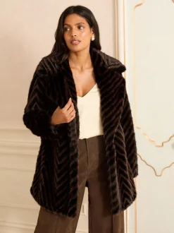Jassen En Jacks|Love & Roses Chevron Faux Fur Coat