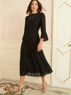 Jurken|Love & Roses Lace Flute Sleeve Midi Dress