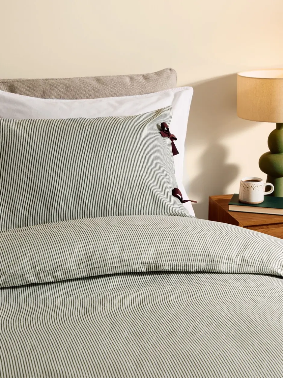 Beddengoedsets En Dekbedovertrekken|MADE.COM Ansel Stripe 100% Cotton Duvet Cover and Pillowcase Set Groen