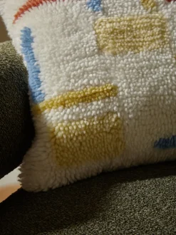Kussentjes En Plaids|Kussentjes En Plaids|MADE.COM Max Tufted Berber Cushion