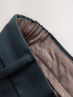 Broeken En Chino's*Next - Aansluitend - Slim-fit katoenen TENCEL™ lyocell blend chino's met comfortabele tailleband. Marineblauw