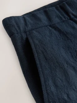 Shorts*Next Marineblauw - Regular fit Nova Fides shorts van Italiaanse stof met gehaakt patroon