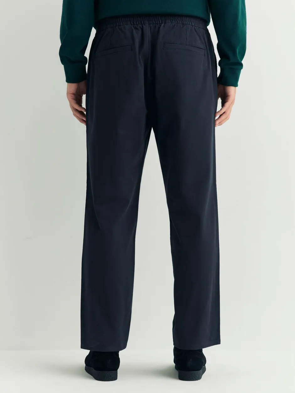 Broeken En Chino's*Next - Standaard toelopende pasvorm - Pleated Stretch Chinos Trousers With Elasticated Waist Marineblauw