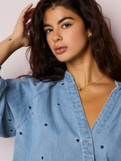Tops En T-Shirts|Blouses En Overhemden*Next Marineblauw hart - Heart Embroidered V-Neck Puff Sleeve Denim Blouse