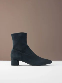 Ruimvallend En Extraruimvallend|Boots|Next - Motionflex Sokkenlaarzen met Blokhak Marineblauw suède