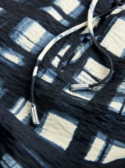 Blouses En Overhemden*Next - Keyhole Detail Relaxed Long Sleeve Blouse Marineblauw/ecru geruit