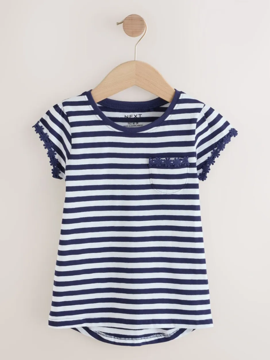 T-Shirts|Next Marineblauwe/witte strepen - T-shirt met zakje en madeliefjesprint (1,5-16 jr)
