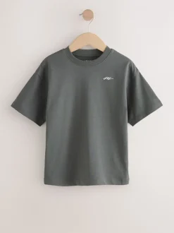 T-Shirts|Tops*Next - Short Sleeve Logo Chest Graphic T-Shirts 4 Pack (3-16yrs) Marineblauw/grijs/paarsrood